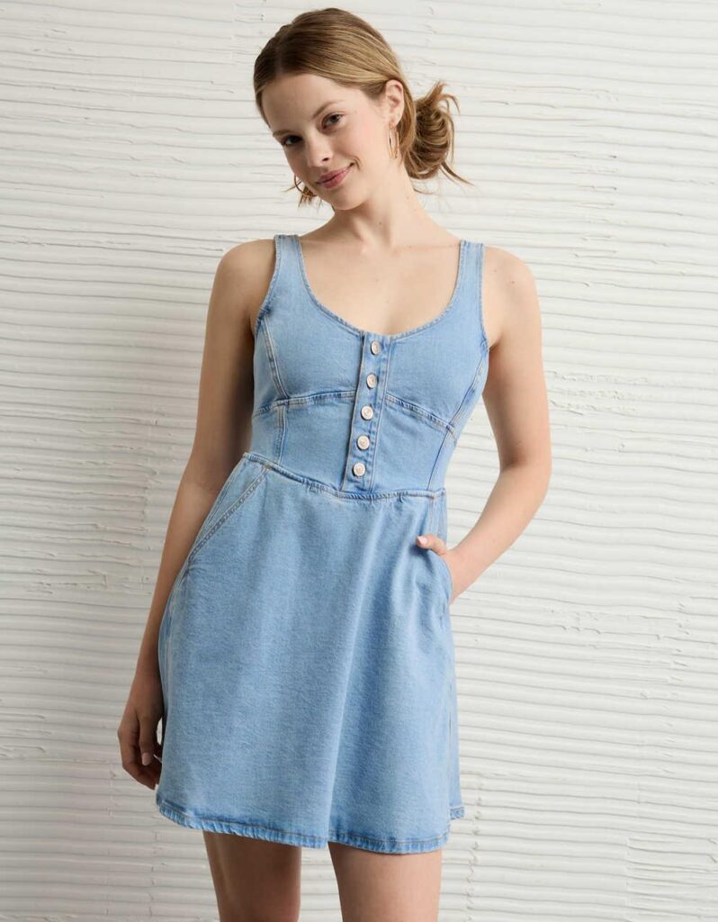 【AE穿搭對決】Mini vs Midi：兩款 American Eagle 牛仔連身裙實測，哪款才是你的最佳「流量戰袍」？