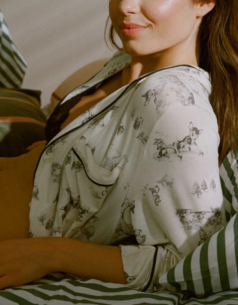 【AE Aerie實測】睡衣也要穿得像歐美博主！3 款 Aerie 私藏睡衣大評比：Bambi 聯名款太犯規、Real Soft 軟到不想脫！